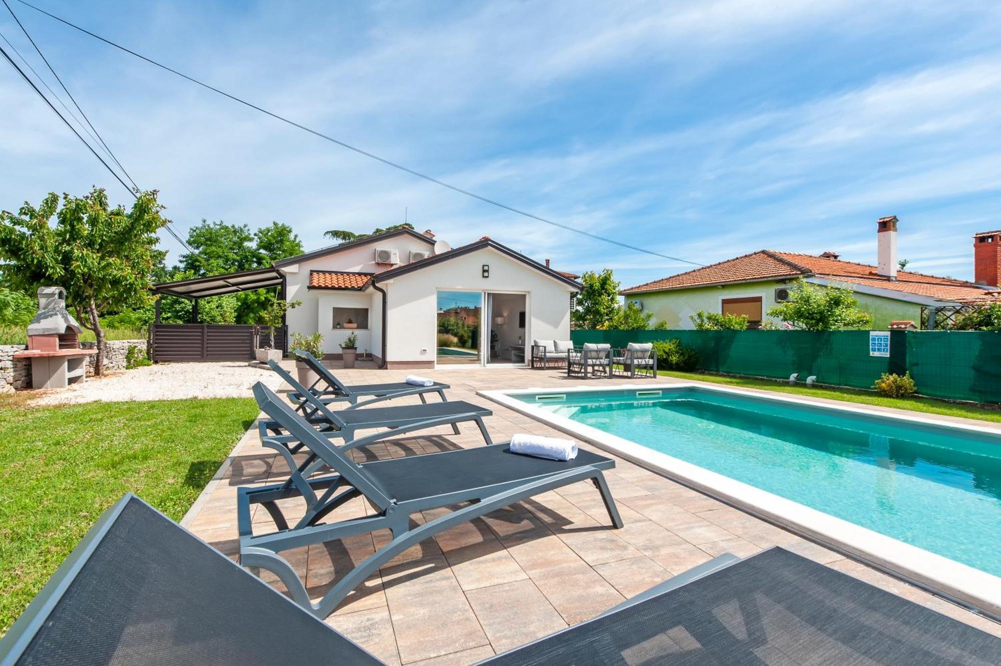 Cozy House With Pool Near Rovinj Daire Kanfanar Dış mekan fotoğraf